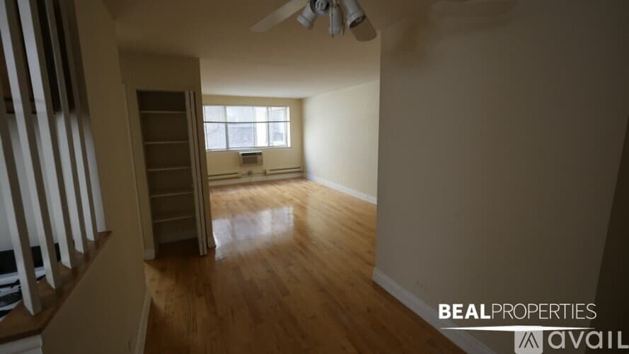 Chicago Apartment: 660 W Wrightwood Ave