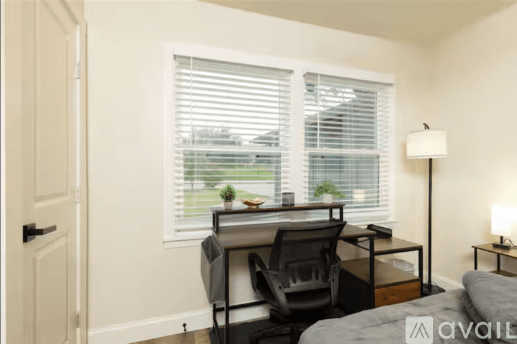 Arlington House: 2219 Greenway St