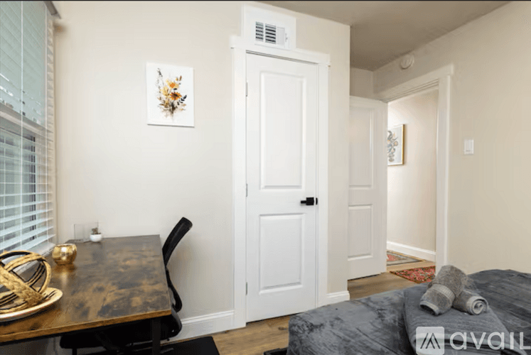 Arlington House: 2219 Greenway St