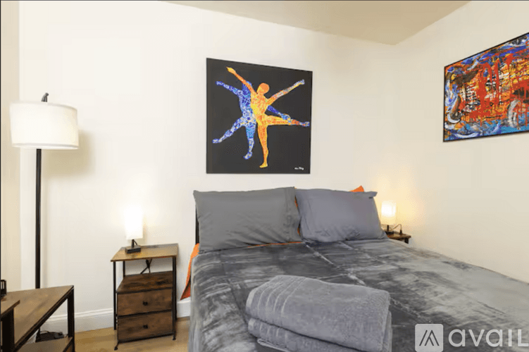 Arlington House: 2219 Greenway St