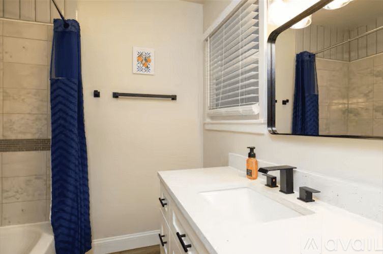 Arlington House: 2219 Greenway St