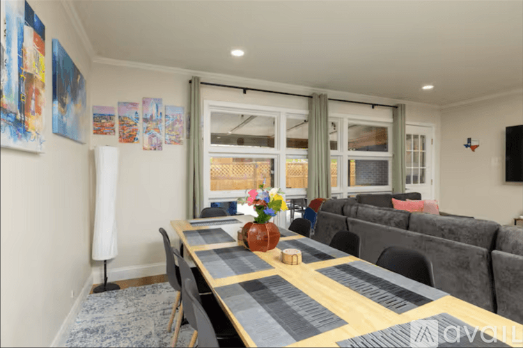 Arlington House: 2219 Greenway St