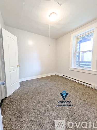 Holyoke Apartment: 226 Lyman St