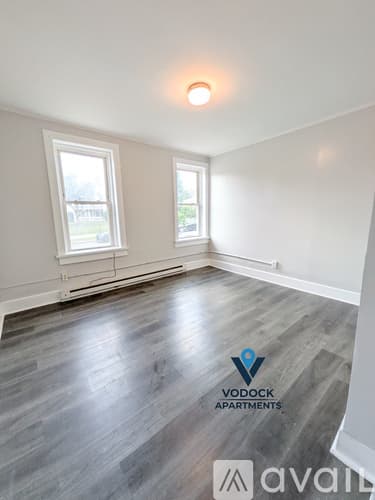 Holyoke Apartment: 226 Lyman St