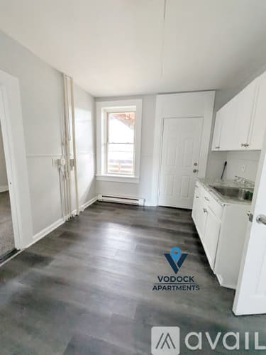 Holyoke Apartment: 226 Lyman St