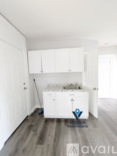 Holyoke Apartment: 226 Lyman St