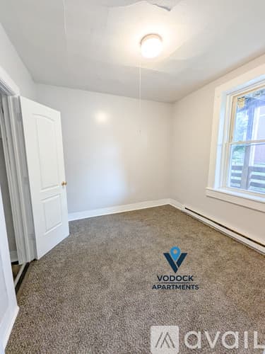 Holyoke Apartment: 226 Lyman St