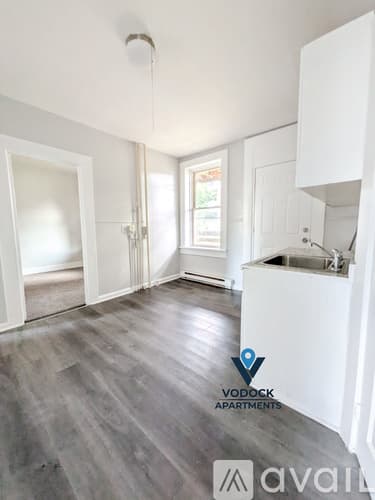 Holyoke Apartment: 226 Lyman St