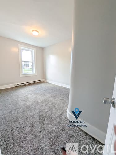Holyoke Apartment: 226 Lyman St