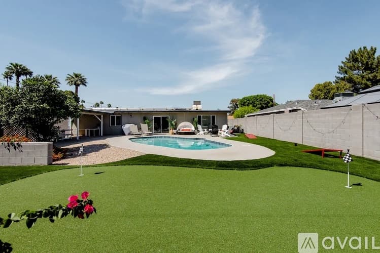 Phoenix House: 3231 East Cambridge Avenue