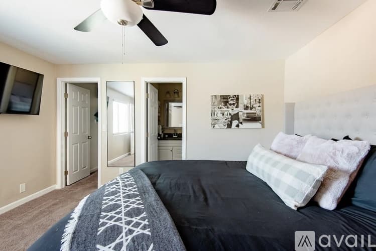 Phoenix House: 3231 East Cambridge Avenue