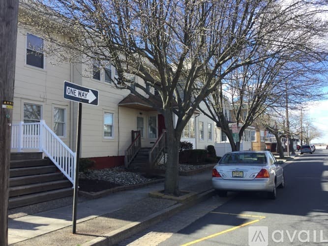 Ventnor City Apartment: 2 North Austin Avenue