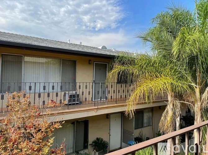 La Crescenta-Montrose Apartment: 4425 Ocean View Boulevard