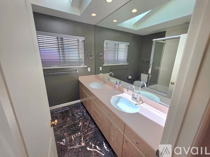 Moraga House: 29 Thorndale Place
