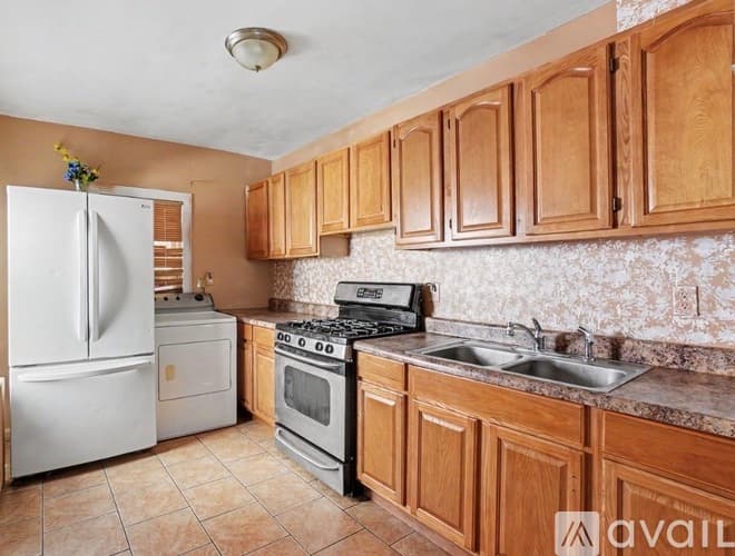 Reading House: 1105 Green Street