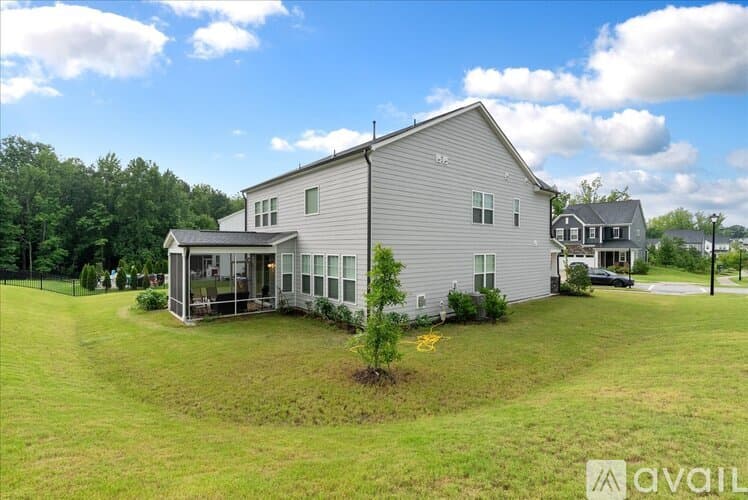 Wake Forest House: 736 Precipice Wy