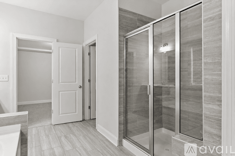 Wake Forest House: 736 Precipice Wy