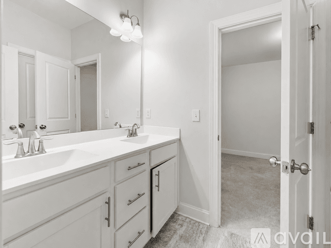 Wake Forest House: 736 Precipice Wy