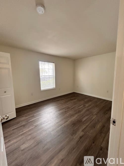 Savannah Apartment: 1087 Fords Pointe Cir