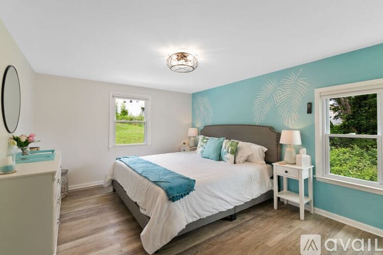 West Haven House: 106 Honor Rd