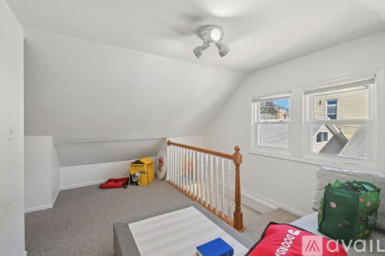 Chicago Apartment: 5017 N Meade Ave