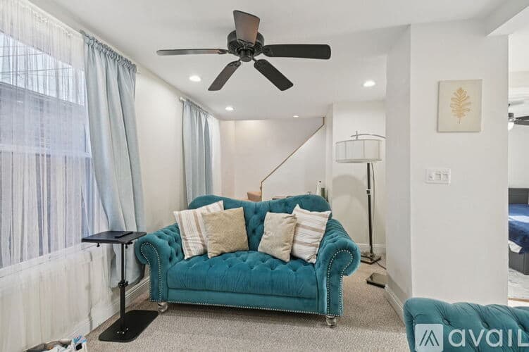 Chicago Apartment: 5017 N Meade Ave