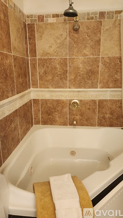 Hopkinton Apartment: 21 Ash St