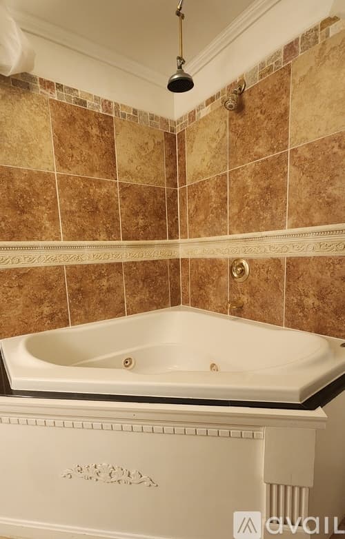 Hopkinton Apartment: 21 Ash St
