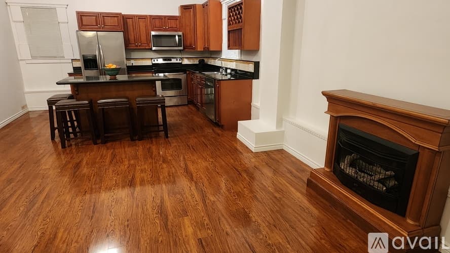 Hopkinton Apartment: 21 Ash St