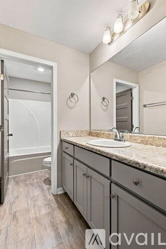 LaGrange House: 113 Richmond Dr