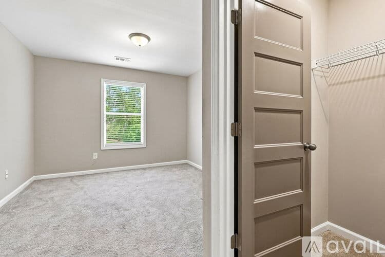 LaGrange House: 113 Richmond Dr
