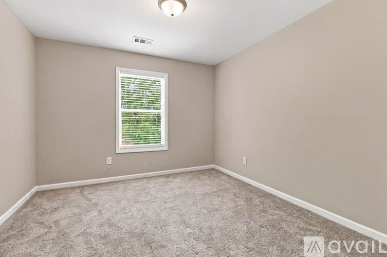 LaGrange House: 113 Richmond Dr