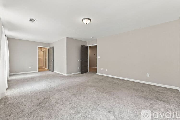 LaGrange House: 113 Richmond Dr