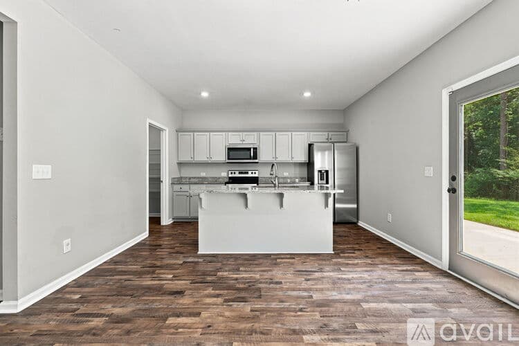LaGrange House: 113 Richmond Dr
