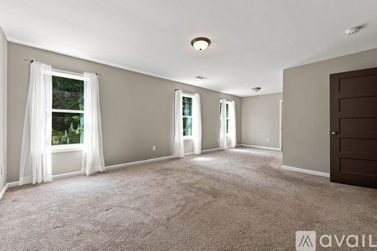 LaGrange House: 113 Richmond Dr