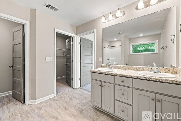 LaGrange House: 113 Richmond Dr