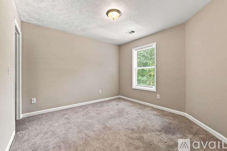 LaGrange House: 113 Richmond Dr