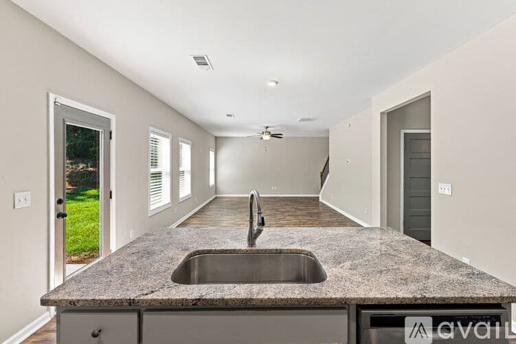 LaGrange House: 113 Richmond Dr
