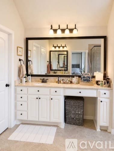 Arlington House: 1203 Harris Hawk Way