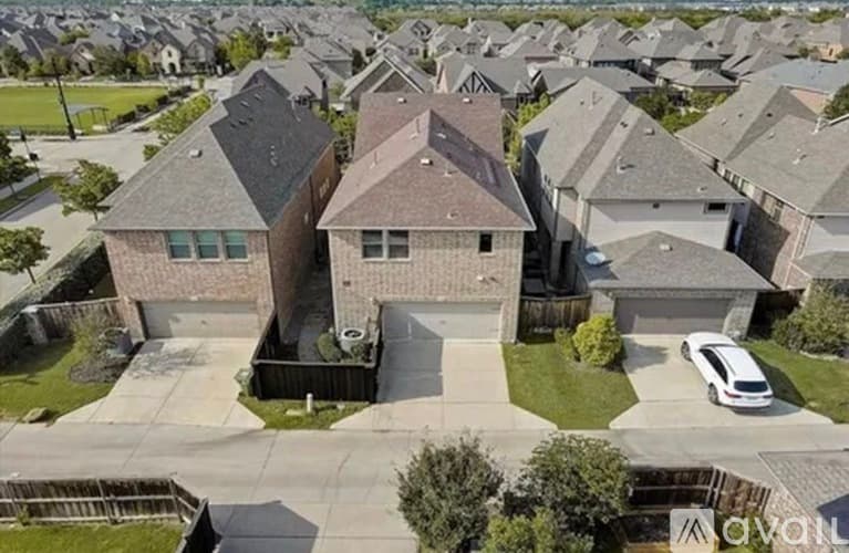 Arlington House: 1203 Harris Hawk Way