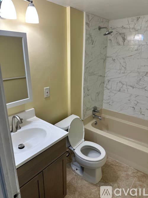 Woodbury Apartment: 76 South Woodland Avenue