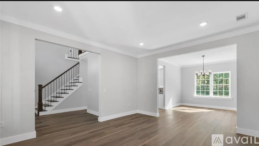 Midway House: 65 Plantation Road