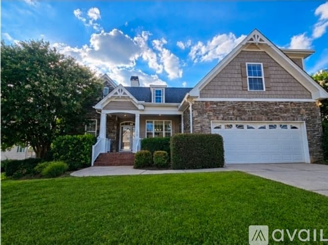 Greer House: 212 Medford Drive