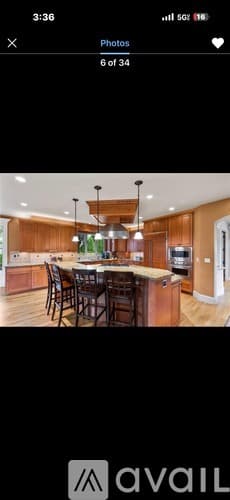 Bellevue House: 10444 Northeast 16th Place