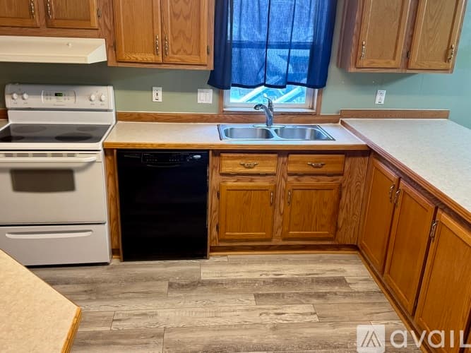 Litchfield House: 57975 226th St