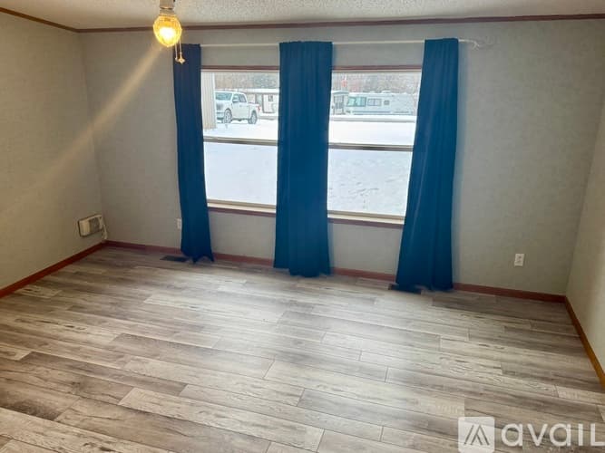 Litchfield House: 57975 226th St