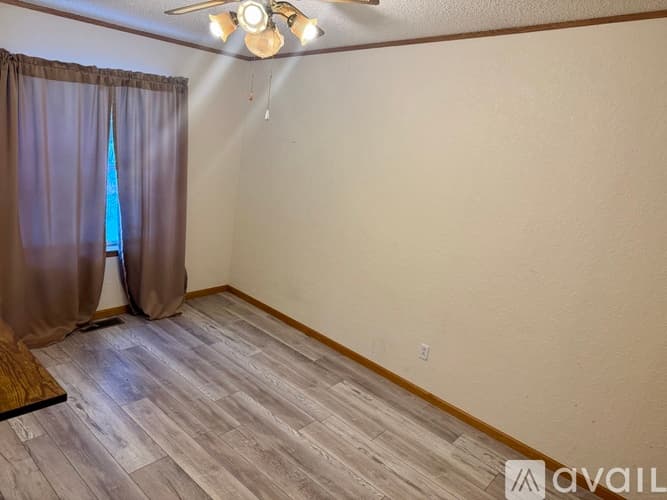 Litchfield House: 57975 226th St