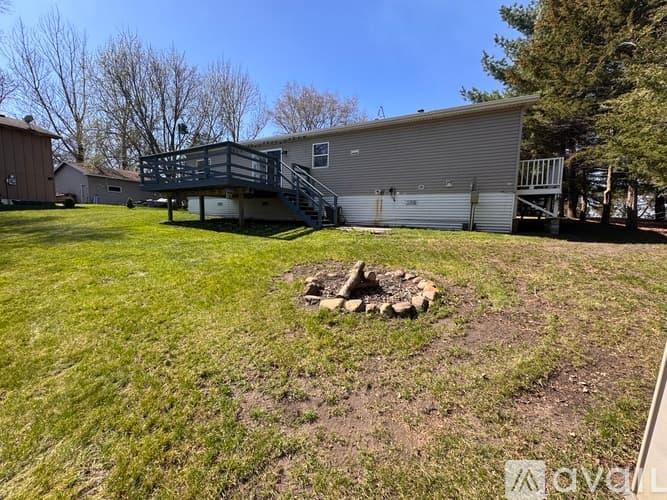 Litchfield House: 57975 226th St