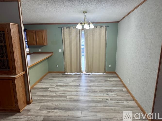 Litchfield House: 57975 226th St