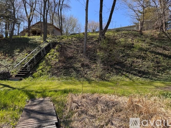 Litchfield House: 57975 226th St